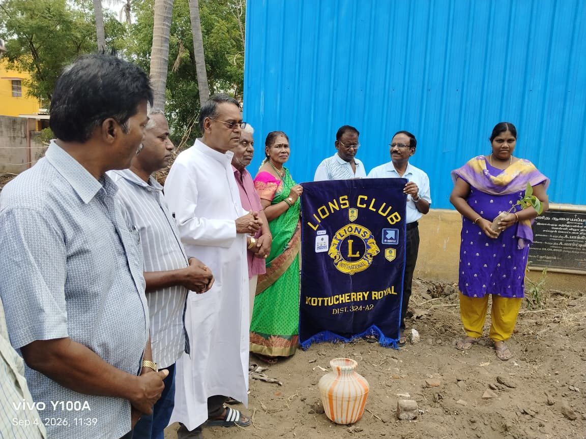 மரக்கன்று நடும் நிகழ்வில் ஒரு பங்கினர்